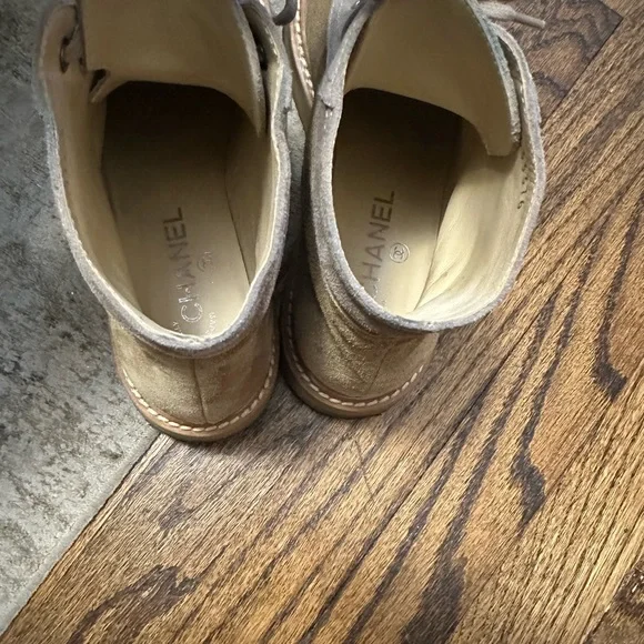 100% authentic Chanel Interlocking CC Logo Lace Up Suede Boots Booties - Picture 13 of 15